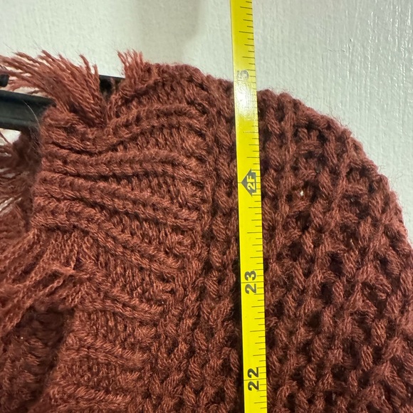 Sweater (Ripped Look) - Picture 2 of 4